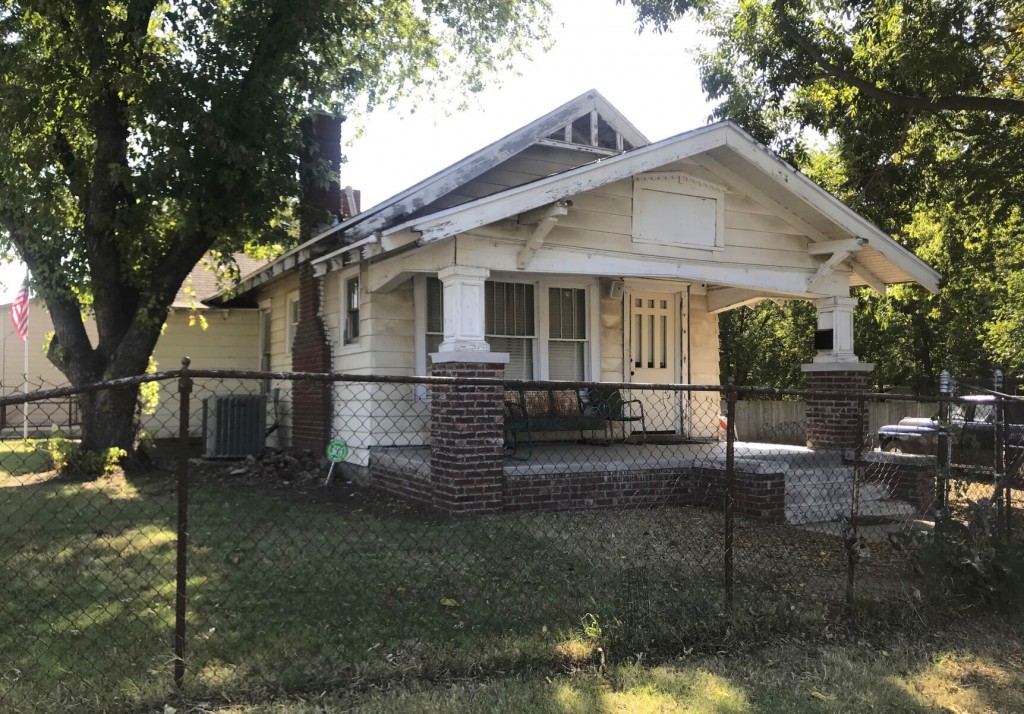 ‘outsiders’ House: Tiny Tulsa Museum Draws Big Names