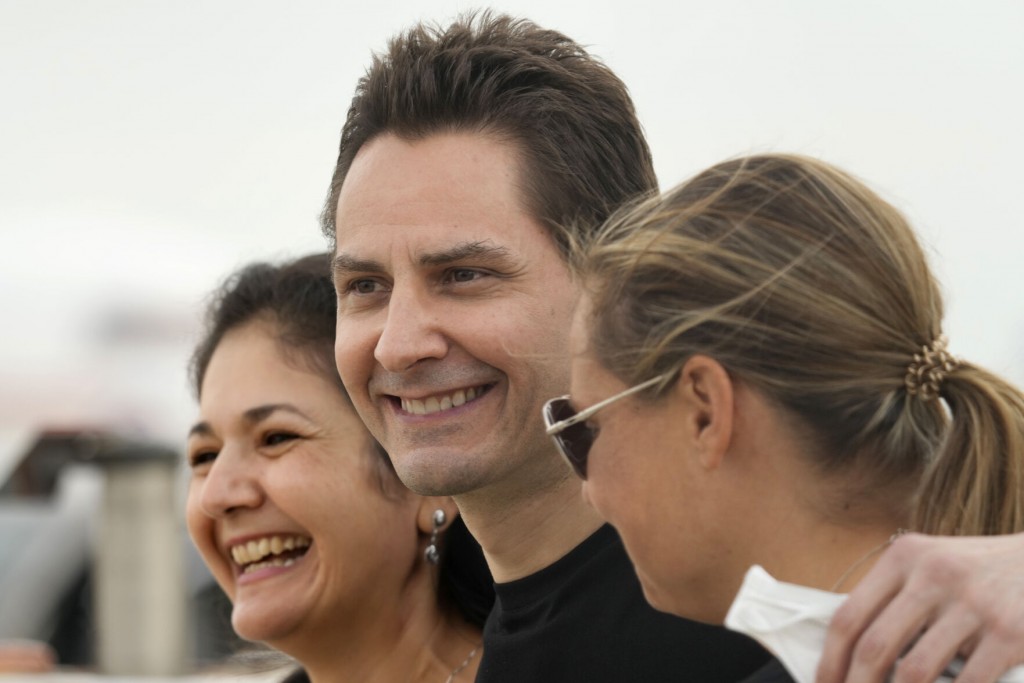 China: 2 Canadians In Prisoner Swap Freed For Health Reasons