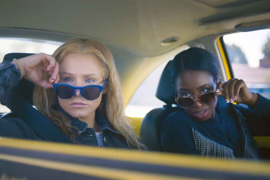 Review: In ‘queenpins,’ A Kitchen Sink Full Of Ideas