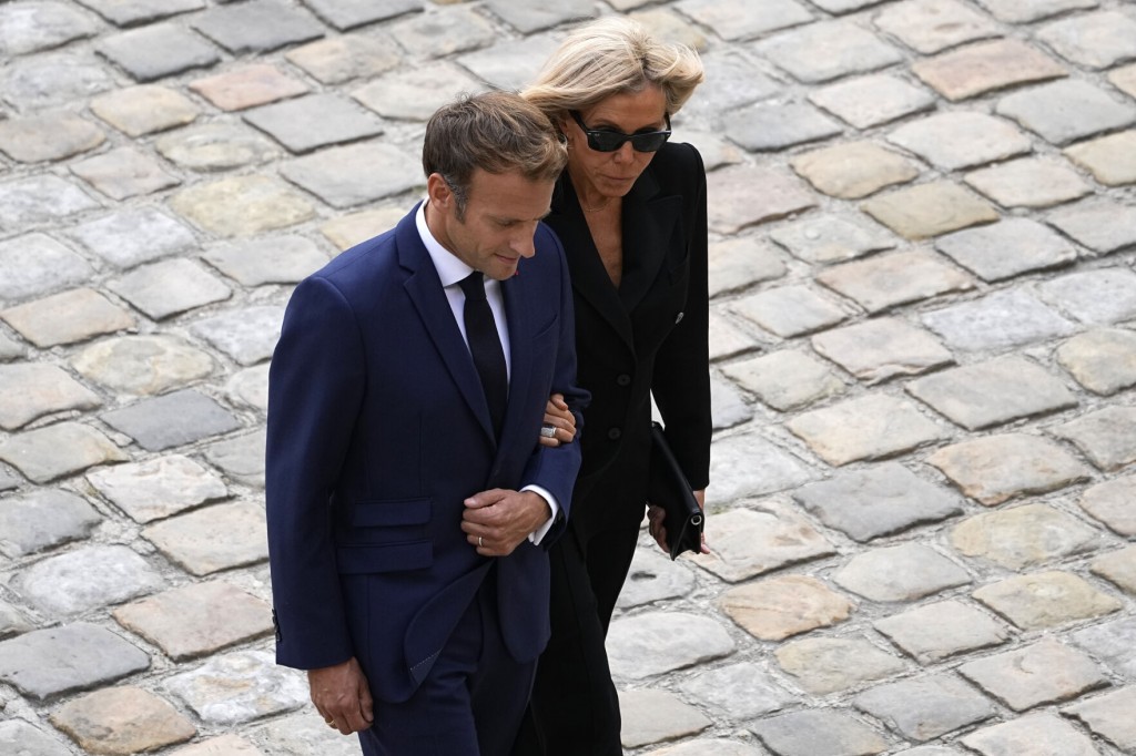 France Pays Emotional Tribute To New Wave Actor Belmondo
