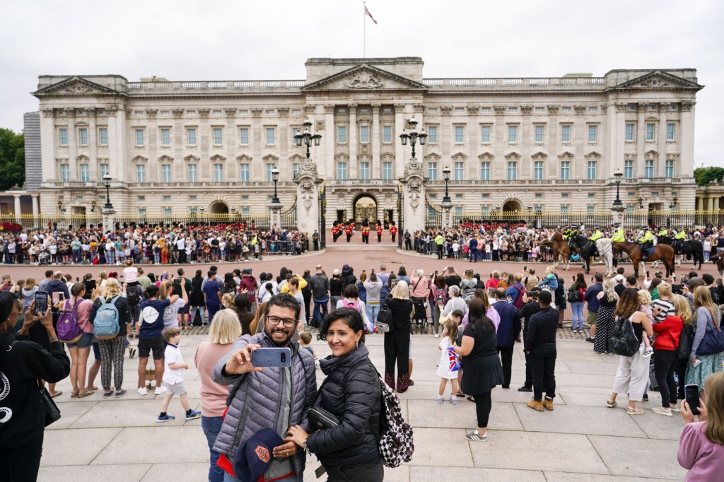 Uk Ditches Plans For Vaccine Passports At Crowded Venues