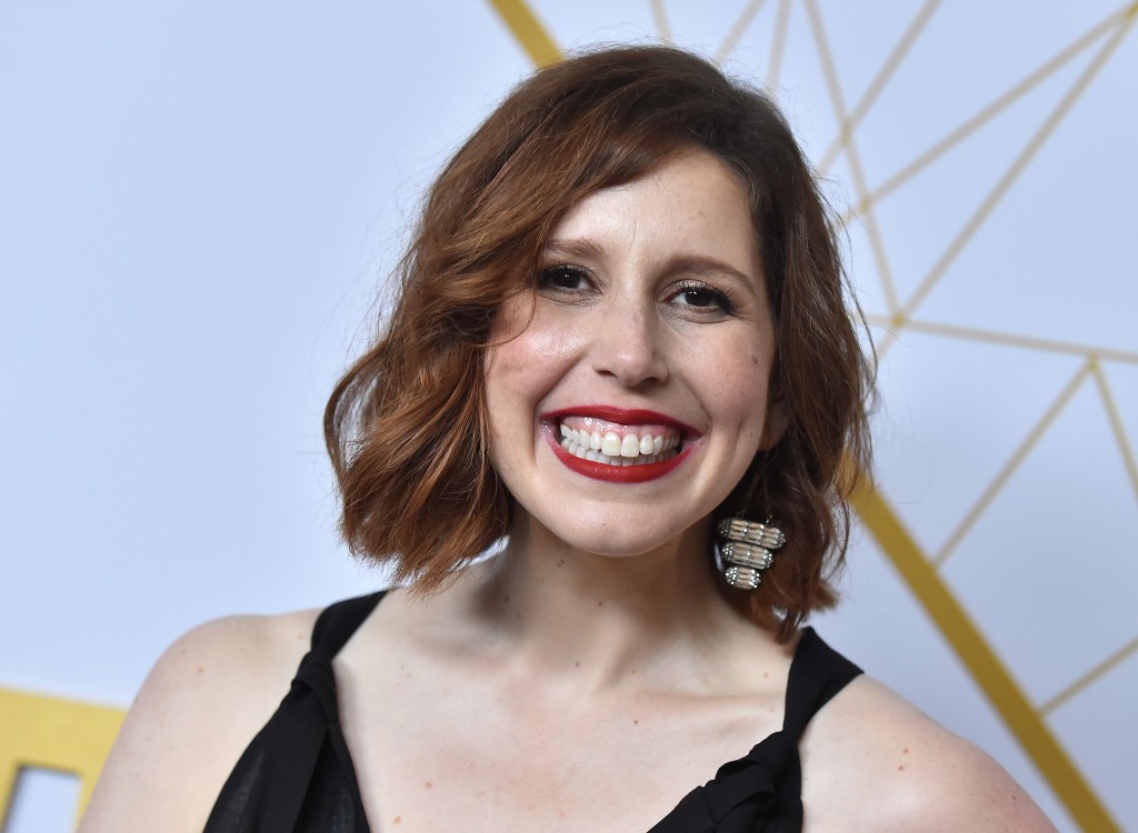 Vanessa Bayer And Her Brother Jonah Dig Up Childhood Gems In Their ‘how Did We Get Weird’ Podcast