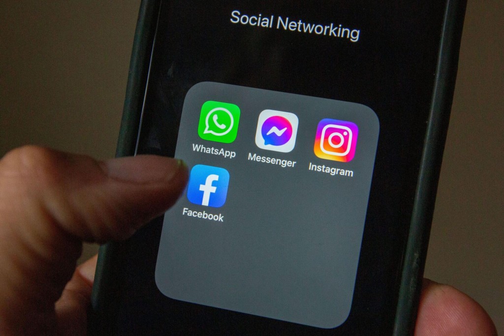 The Facebook Outage Forced A Social Media Break. Experts Say We Should Do It More Often.
