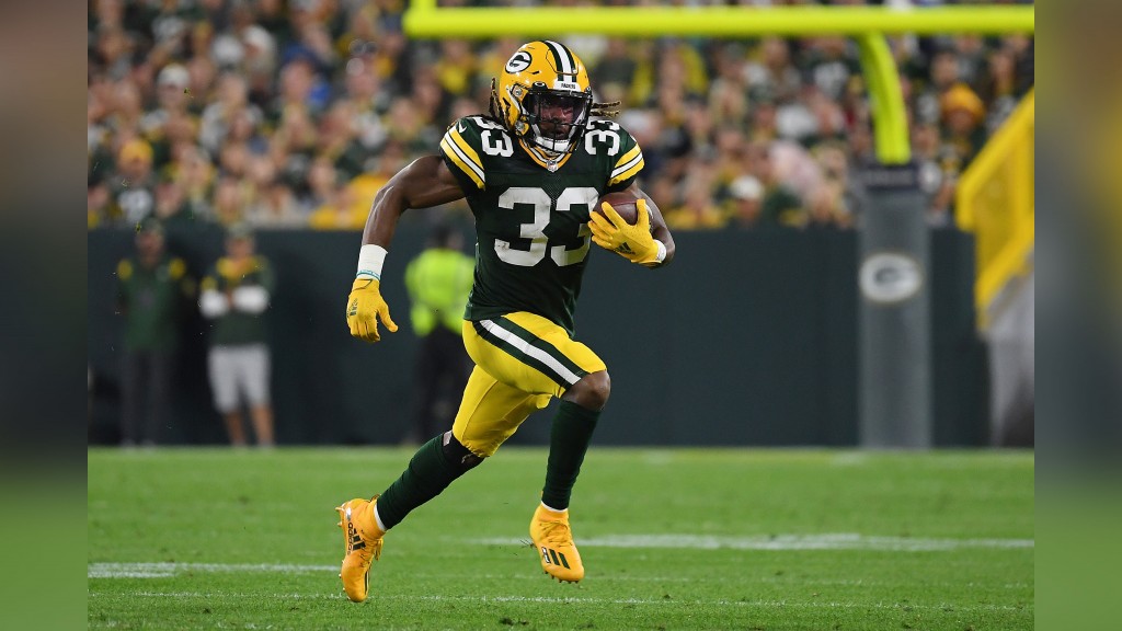 The Green Bay Packers Added A Pocket To Aaron Jones’ Jersey So He Can Play While Carrying His Father’s Ashes