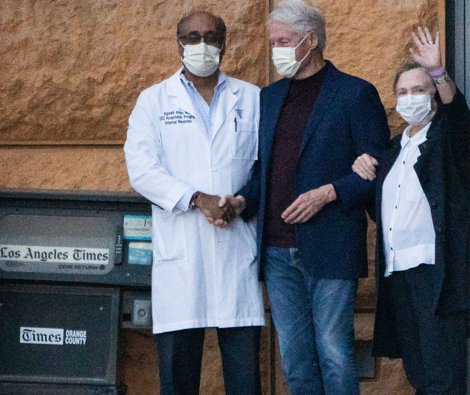 <p>Former President Bill Clinton and former U.S. Secretary of State Hillary Clinton thank the medical staff as he is released from the University of California Irvine Medical Center in Orange, Calif., Sunday.</p>