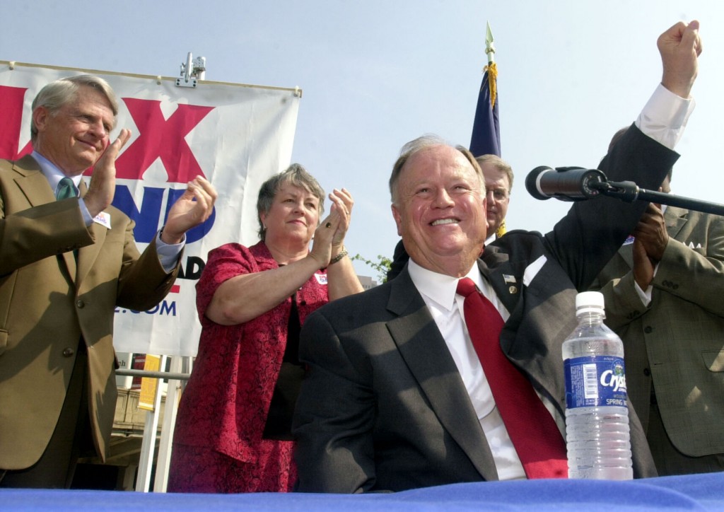 Max Cleland, Ex Senator And Veteran Who Lost Limbs In Vietnam, Dies At 79