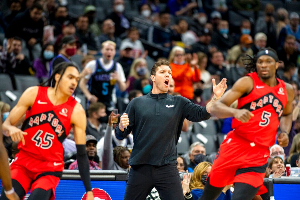 Kings Fire Coach Luke Walton After 6 11 Start To 3rd Season