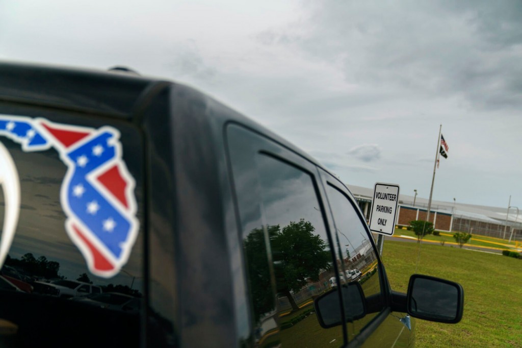 White Supremacist Prison Guards Work With Impunity In Florida, Ap Investigation Finds