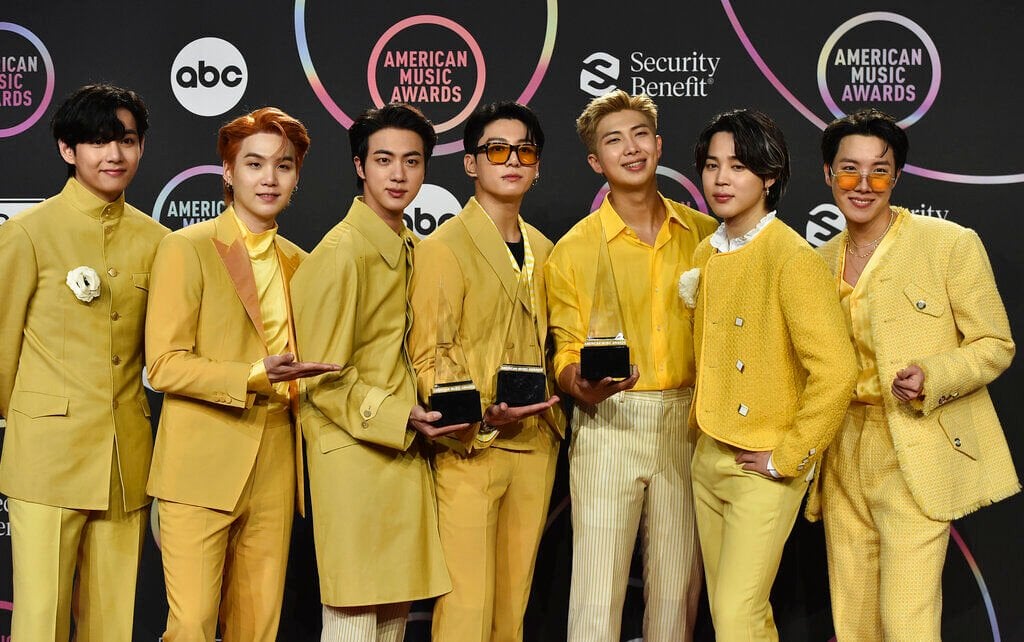 Winners, Highlights And Photos From The 2021 American Music Awards