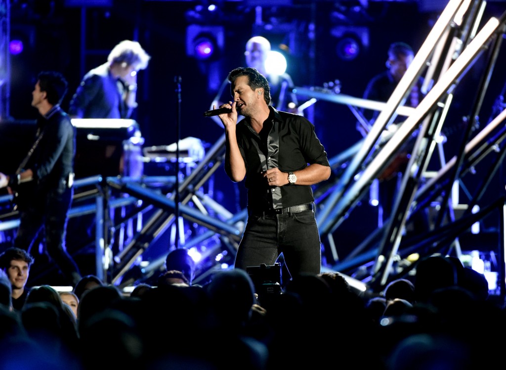 How To Watch The 2021 Cma Awards