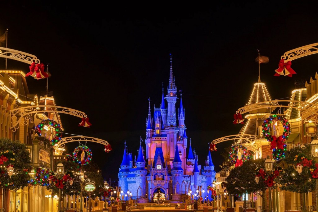 Black Santas Appearing In Us Disney Parks For First Time In Parks’ 66 Year History