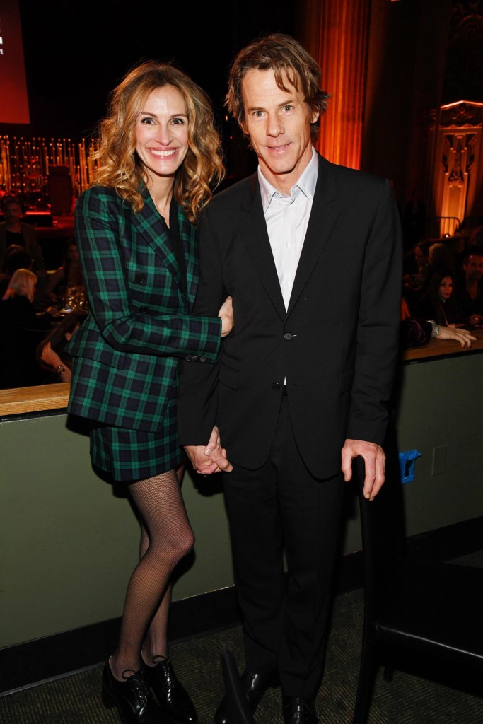 Julia Roberts Honors Twins 17th Birthday With A Photo