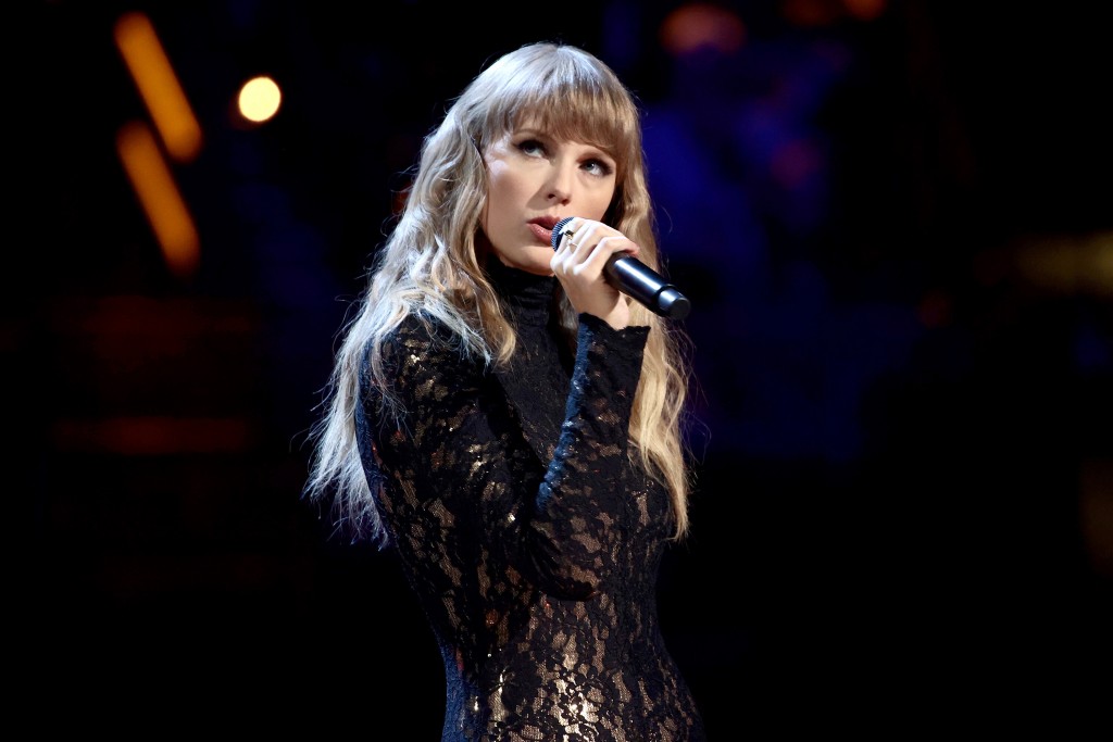 Taylor Swift Releases ‘red (taylor’s Version),’ An Expanded Rerecording Of Her Classic 2012 Album
