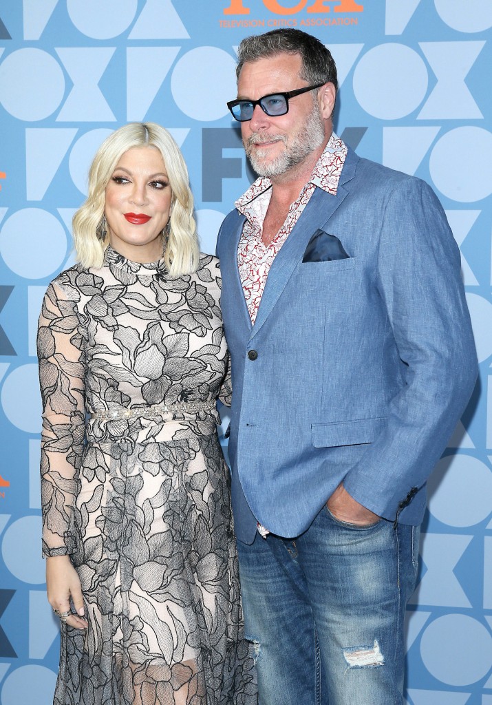 Tori Spelling Explains Why Husband Dean Mcdermott Not In Family Christmas Photo