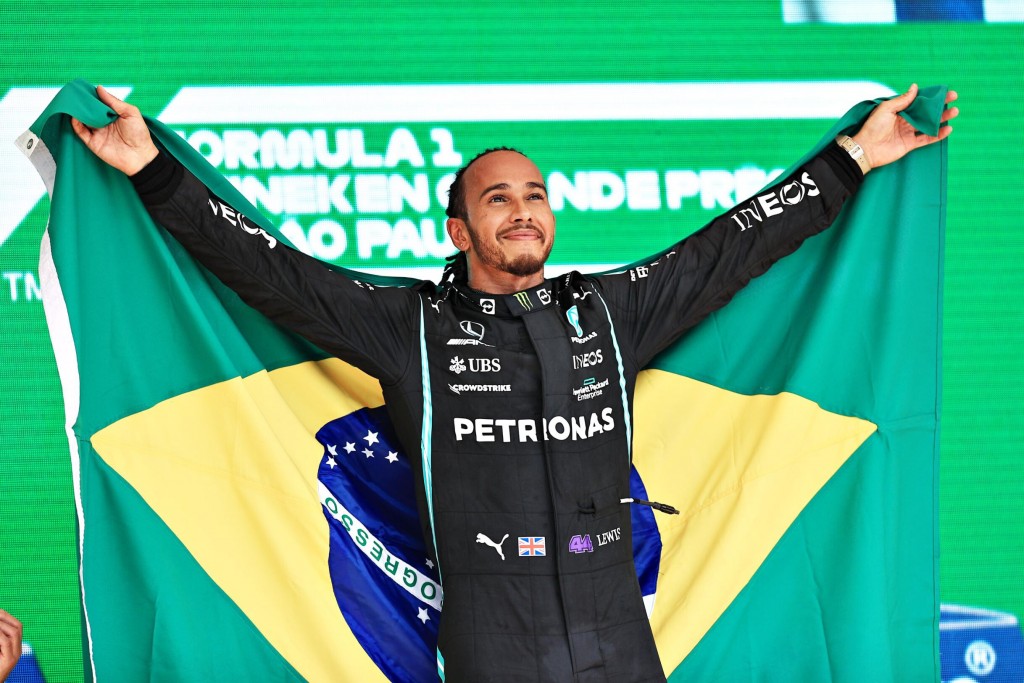 Lewis Hamilton Keeps F1 Title Hopes Alive With ‘utterly Awesome’ Victory In Sao Paulo Grand Prix