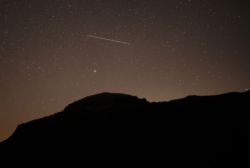 How To Watch The Leonid Meteor Shower Tonight