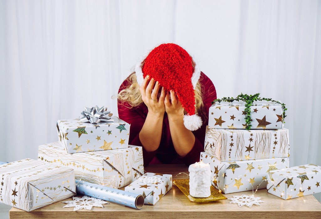 1 In 5 Parents Admit Their Stress Level Ruins The Holidays For Their Children, According To A New Poll