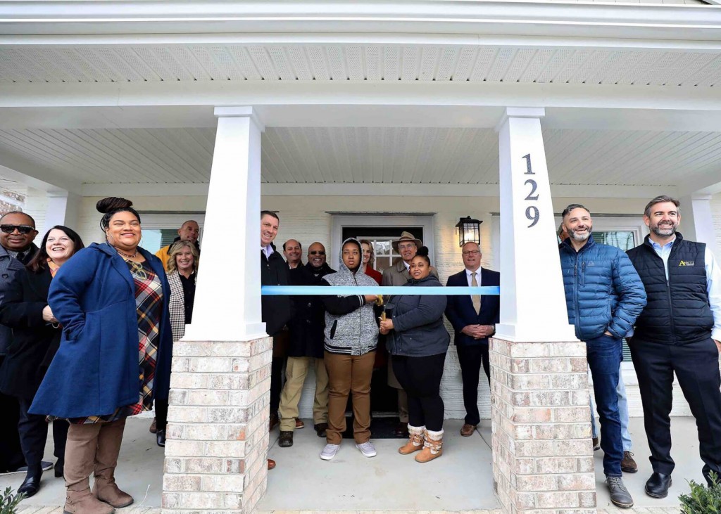 Virginia Family Gets Keys To Habitat For Humanity’s 1st 3d Printed Home In Us