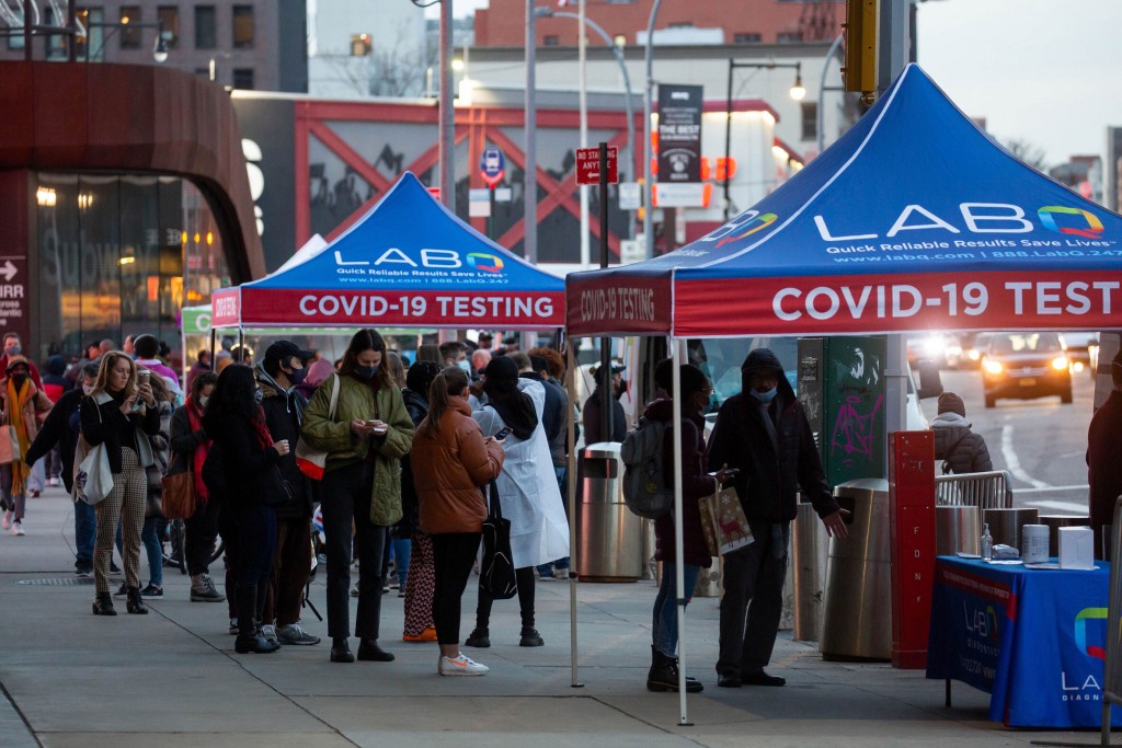 Us Could Be In Store For A ‘grim Beginning’ To The New Year, Experts Warn, As Dual Variants Of Covid 19 Spread