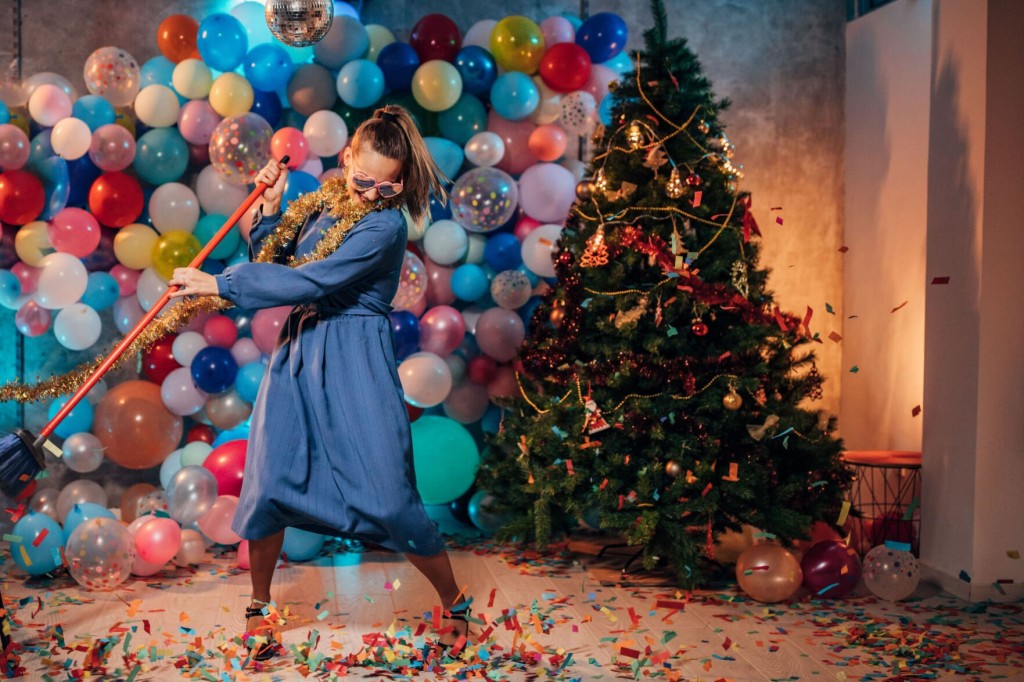 Use These Nifty Gadgets To Clean Before And After Your Holiday Party