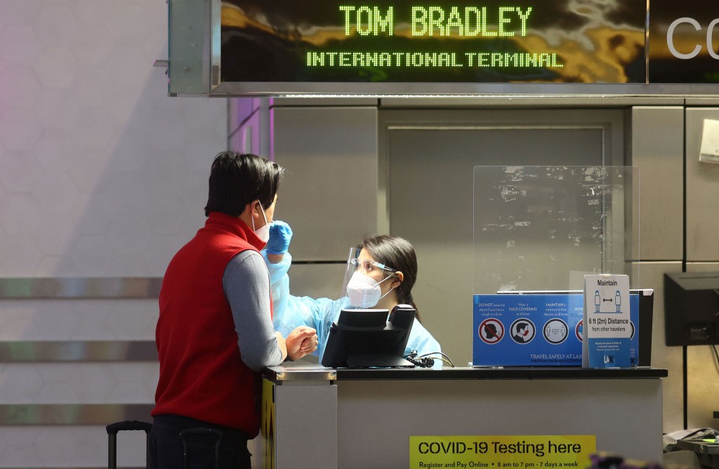 You Don’t Have To Change Holiday Plans Due To Omicron If You’re Vaccinated, Fauci Says. But Don’t Wait To Get A Booster