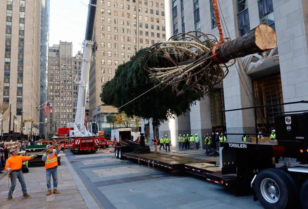 Rockefeller Christmas Tree Lighting Set For Wednesday Evening: Your Guide To The Event