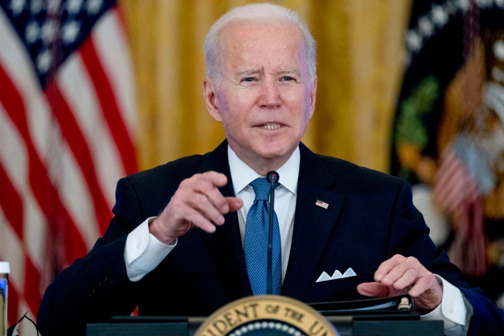 Biden Caught On Mic Calling Fox News Reporter Sob, Phones Him Later To Clear The Air