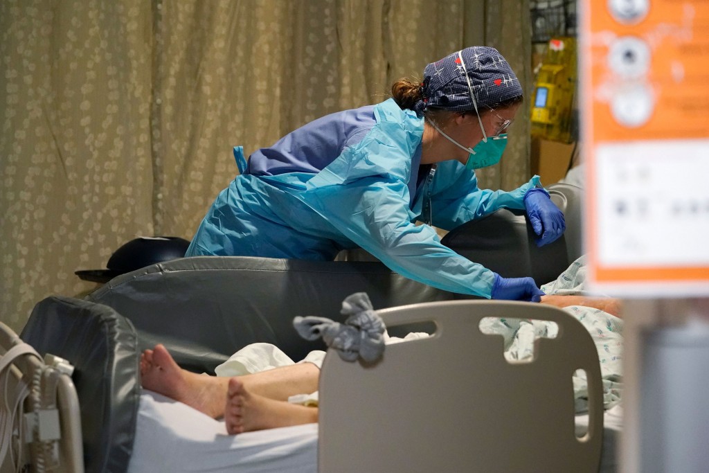 Us Covid 19 Hospitalizations Expected To Substantially Increase From An Already Record High Over The Coming Weeks, Expert Says