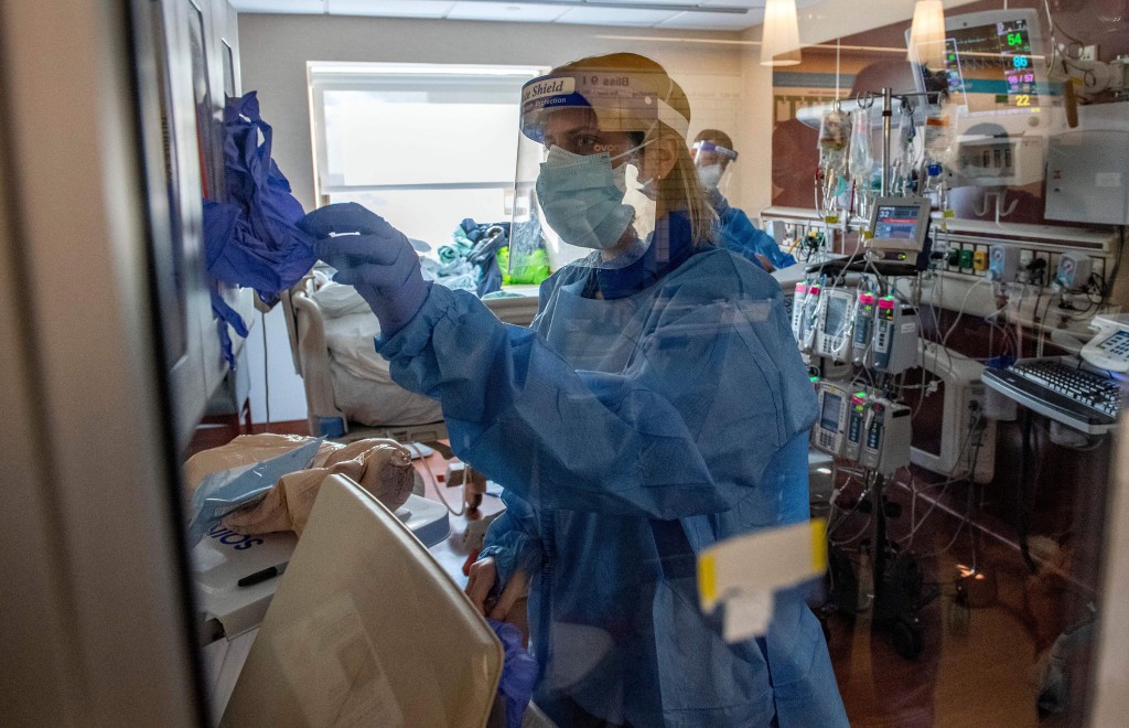 Covid 19 Hospitalizations Are Dropping In The Northeast. In Other Parts Of The Country, They’re Rising