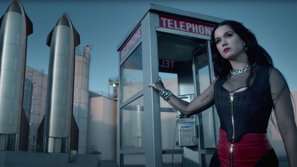 Katy Perry And Alesso Premiere Music Video For ‘when I’m Gone’ During Football Game