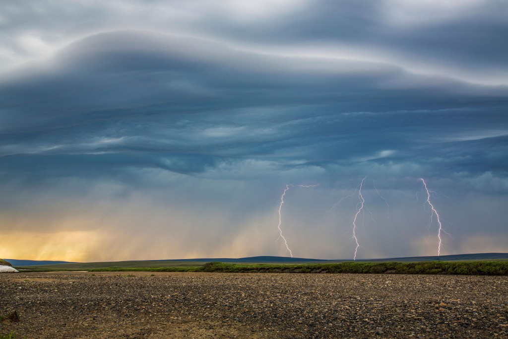 Another Sign Things Are Getting Weird: Lightning Around The North Pole Increased Dramatically In 2021