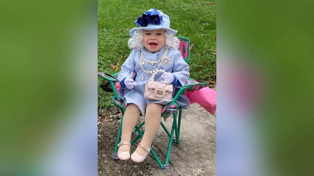 A Kentucky Toddler Dressed Up As The Queen. A Few Months Later She Received Royal Mail