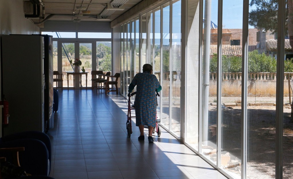 Serious Cognitive Problems See Abrupt Drop Among Older People, Study Says