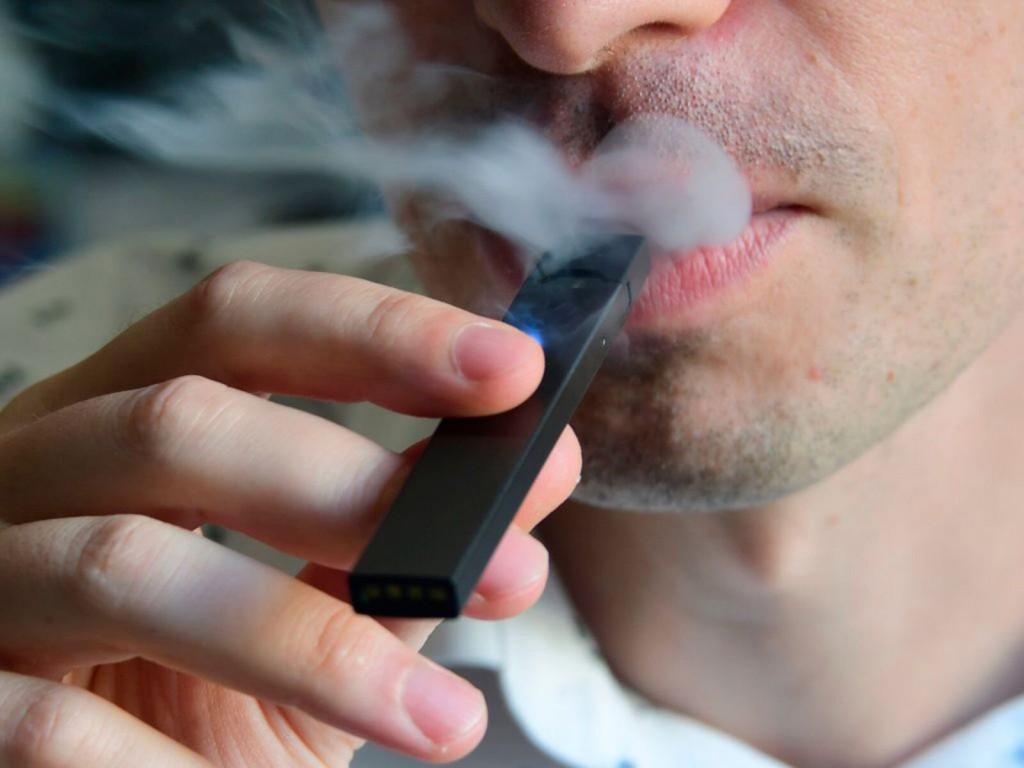 E Cigarette Users Who Test Positive For Covid 19 More Likely To Feel Symptoms, Study Says