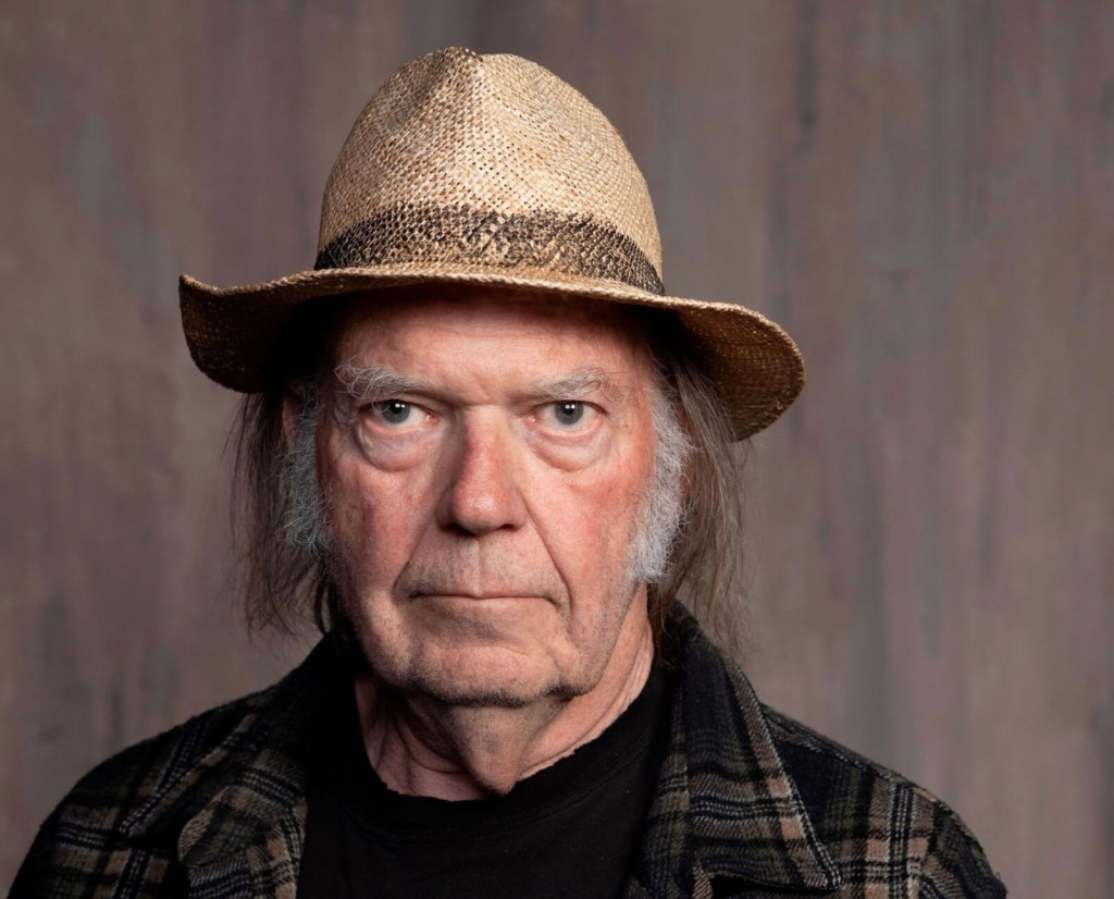 Neil Young Wants His Music Off Spotify Over Joe Rogan’s Podcast, Vaccine Misinformation