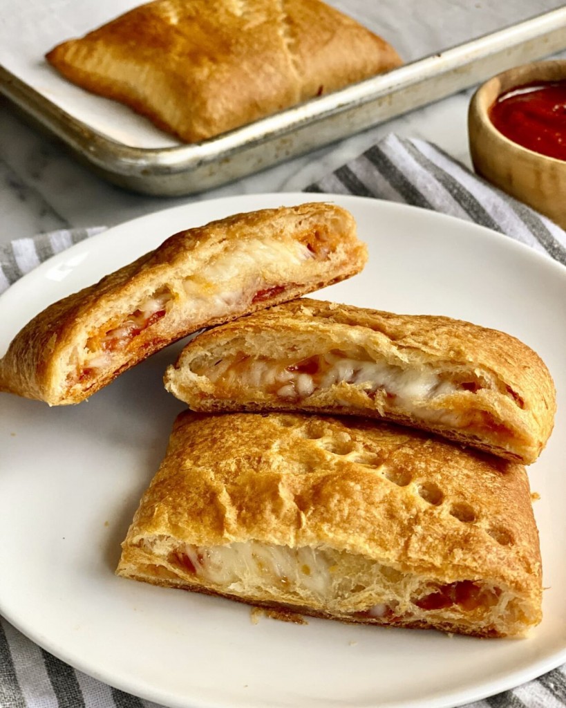 The Kitchn: These Four Ingredient Pizza Pockets Might Just Be Better Than The Store Bought Version