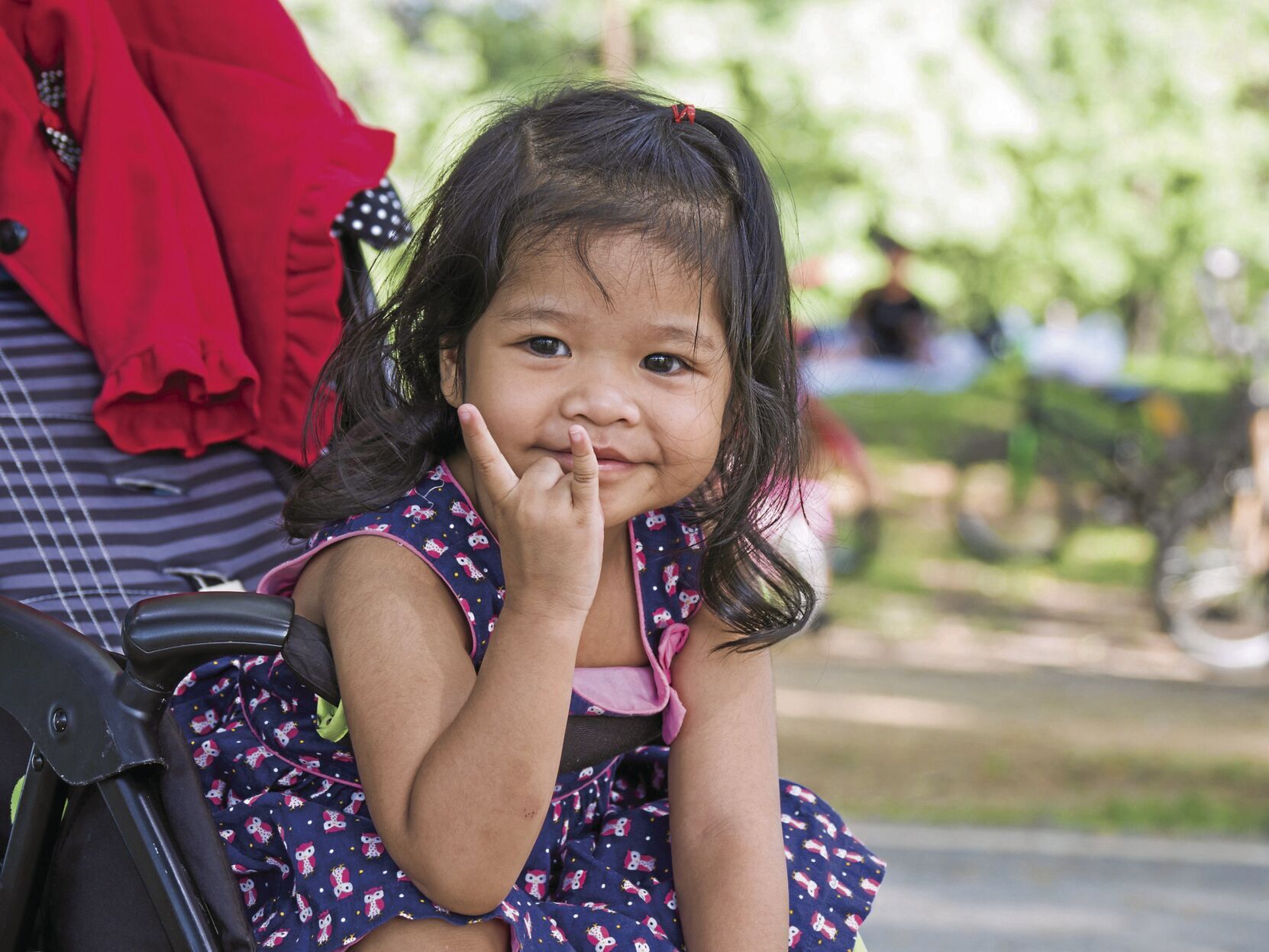 <p>The most useful sign language to learn, especially for infants and toddlers, will describe the things your baby most often sees, does or wants. The “I love you” sign is common.</p>