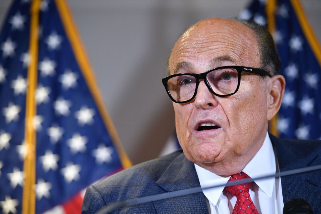 Judges Walk Out After Rudy Giuliani Unmasked On ‘the Masked Singer’