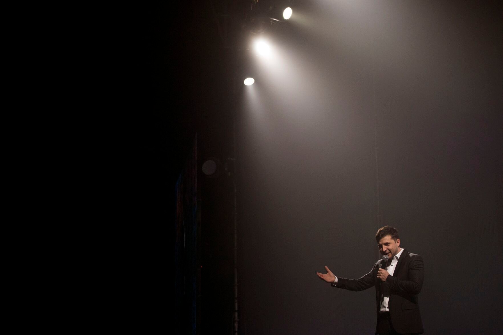 <p>Ukrainian comedian and presidential candidate Volodymyr Zelenskyy performs during a show in Brovary, near Kiev, Ukraine on March 29, 2019. </p>