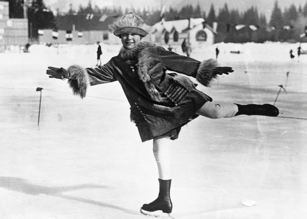 25 Vintage Photos Of The First Winter Olympic Games