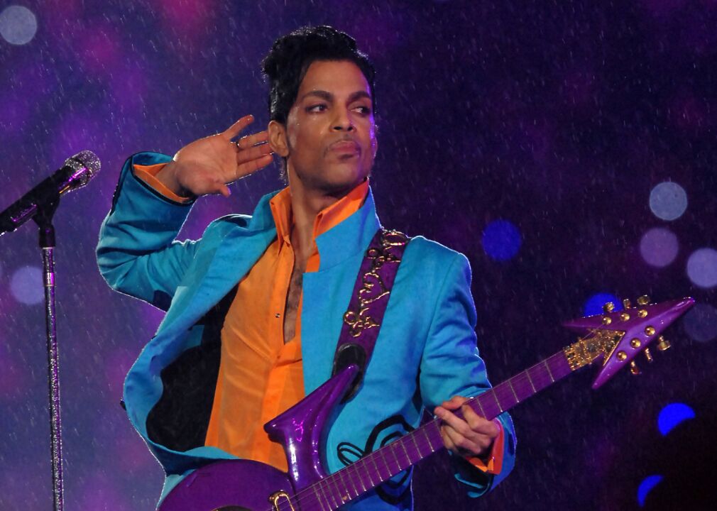 20 Of The Most Memorable Super Bowl Halftime Shows