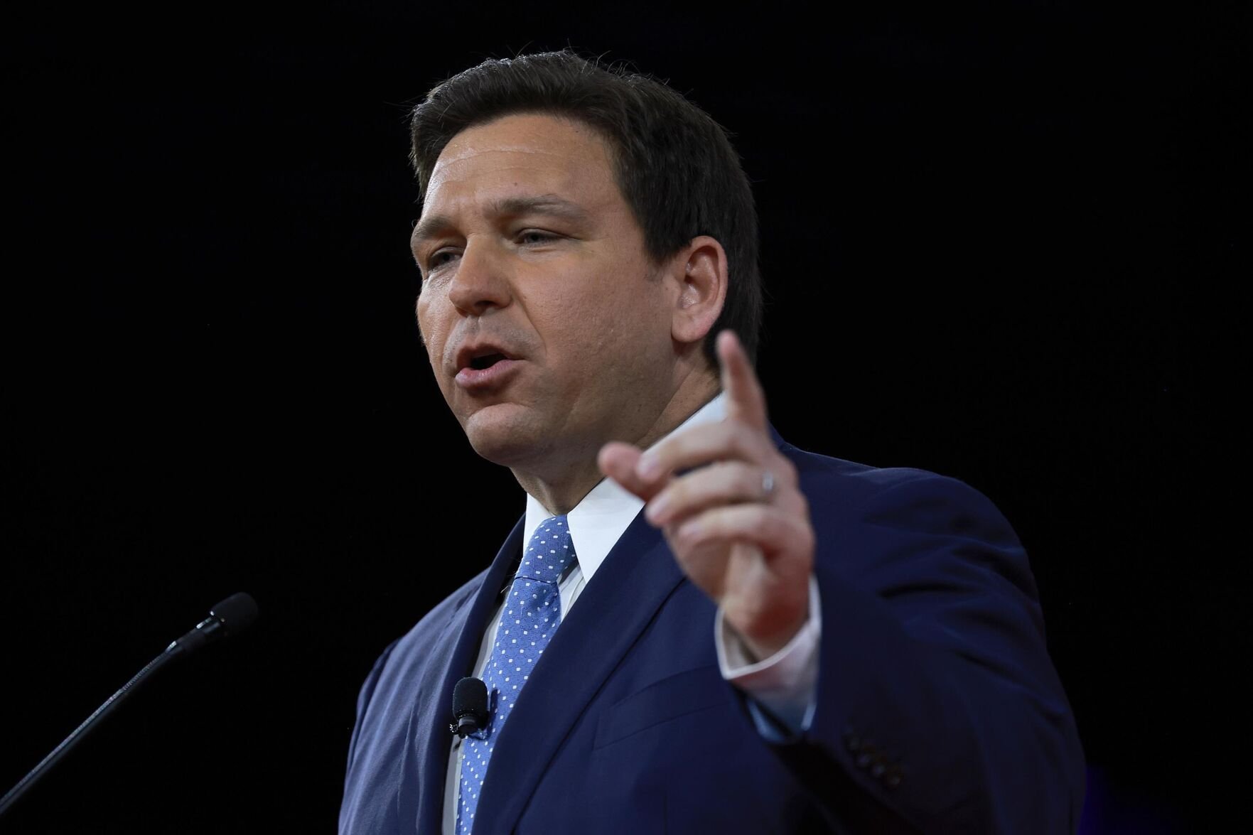 <p>Florida Gov. Ron DeSantis claimed that the NCAA is "perpetuating a fraud" and declared University of Virginia freshman and Florida native Emma Weyant the "rightful winner" of the race.</p>