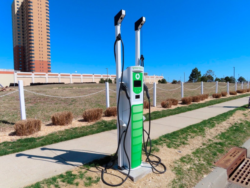 As Gas Prices Rise, More Us Cities Add Electric Car Charging Stations