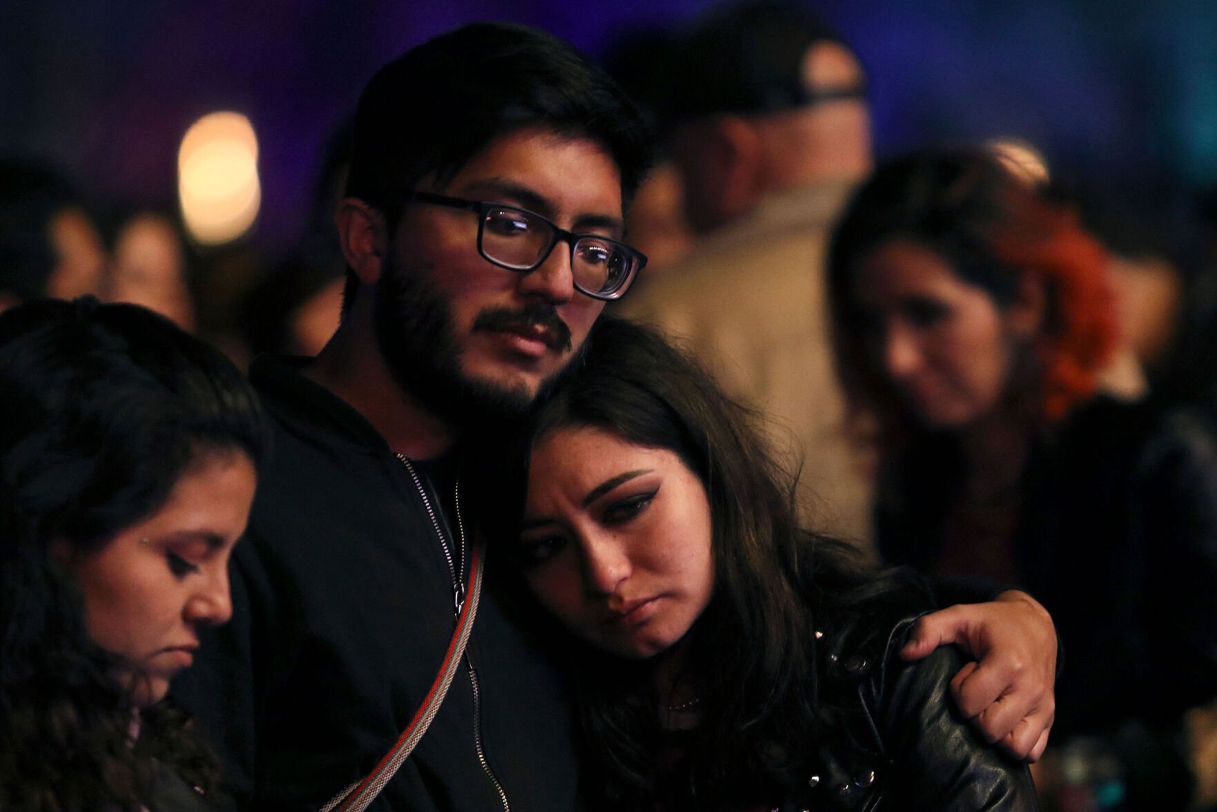 <p>Fans react after learning of the death of Foo Fighters' drummer Taylor Hawkins at the Festival Estéreo Picnic in Bogotá, Colombia, on March 25.</p>