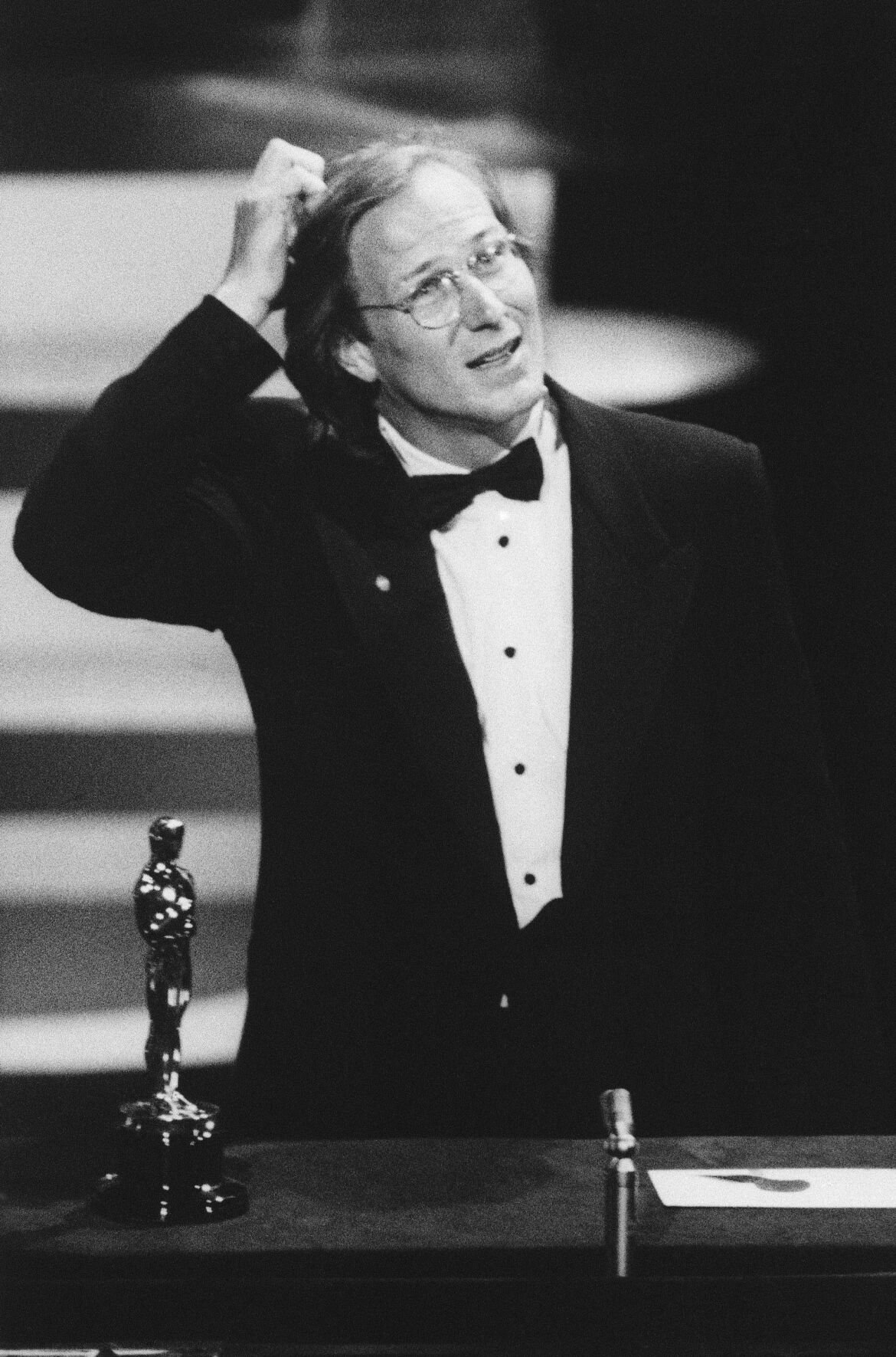 <p>William Hurt scratches his head as he gives an acceptance speech after winning the Oscar for Best Actor for his role in "Kiss of the Spider Woman," at the Academy Awards in Los Angeles March 24, 1986. </p>