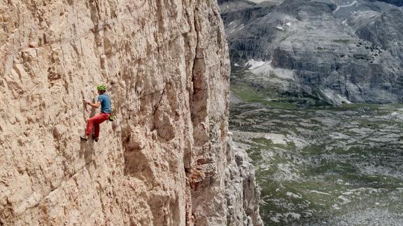 Alex Honnold: New Series Offers Immersive Experience Watching ‘free Solo’ Star Climb Without Ropes