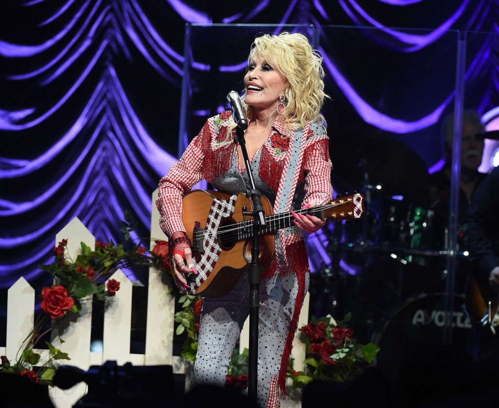 Dolly Parton Now Says She’d Accept Rock Hall Of Fame Spot