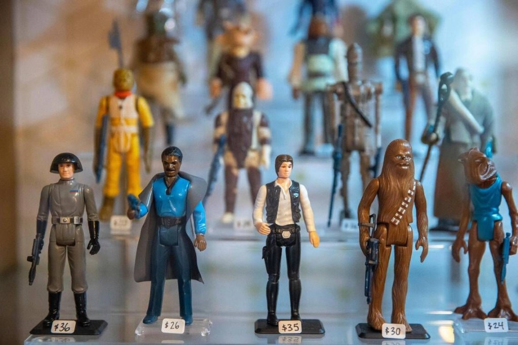 May The 4th Be With You: Kentucky Store Has ‘star Wars’ Bootleg Toys, ‘kfc 3po’ Art