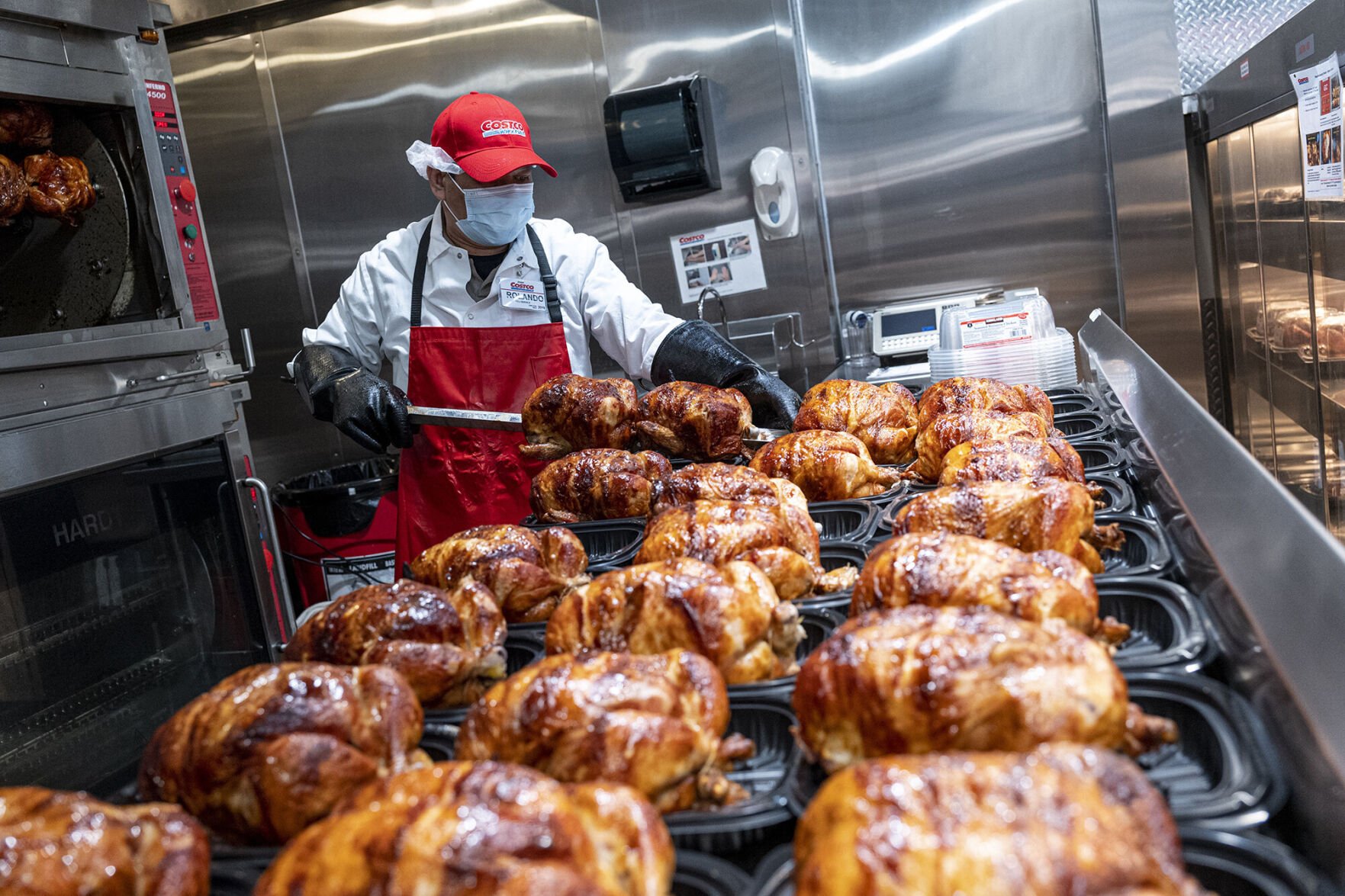 <p>At the grocery store, shoppers have seen food prices increase at their fastest pace in decades. Yet the price of one hot, juicy, spit-roasted favorite hasn't budged at several top chains: rotisserie chickens.</p>