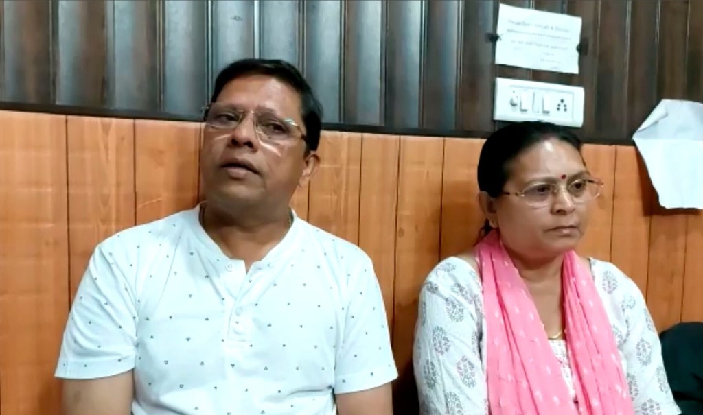 Indian Couple Longing For Grandchild Sues Son And His Wife, Demanding A Baby
